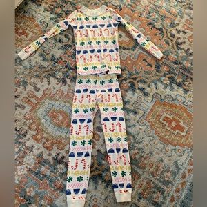 Hanna Andersson holiday / Christmas long john pajama set size 6-7